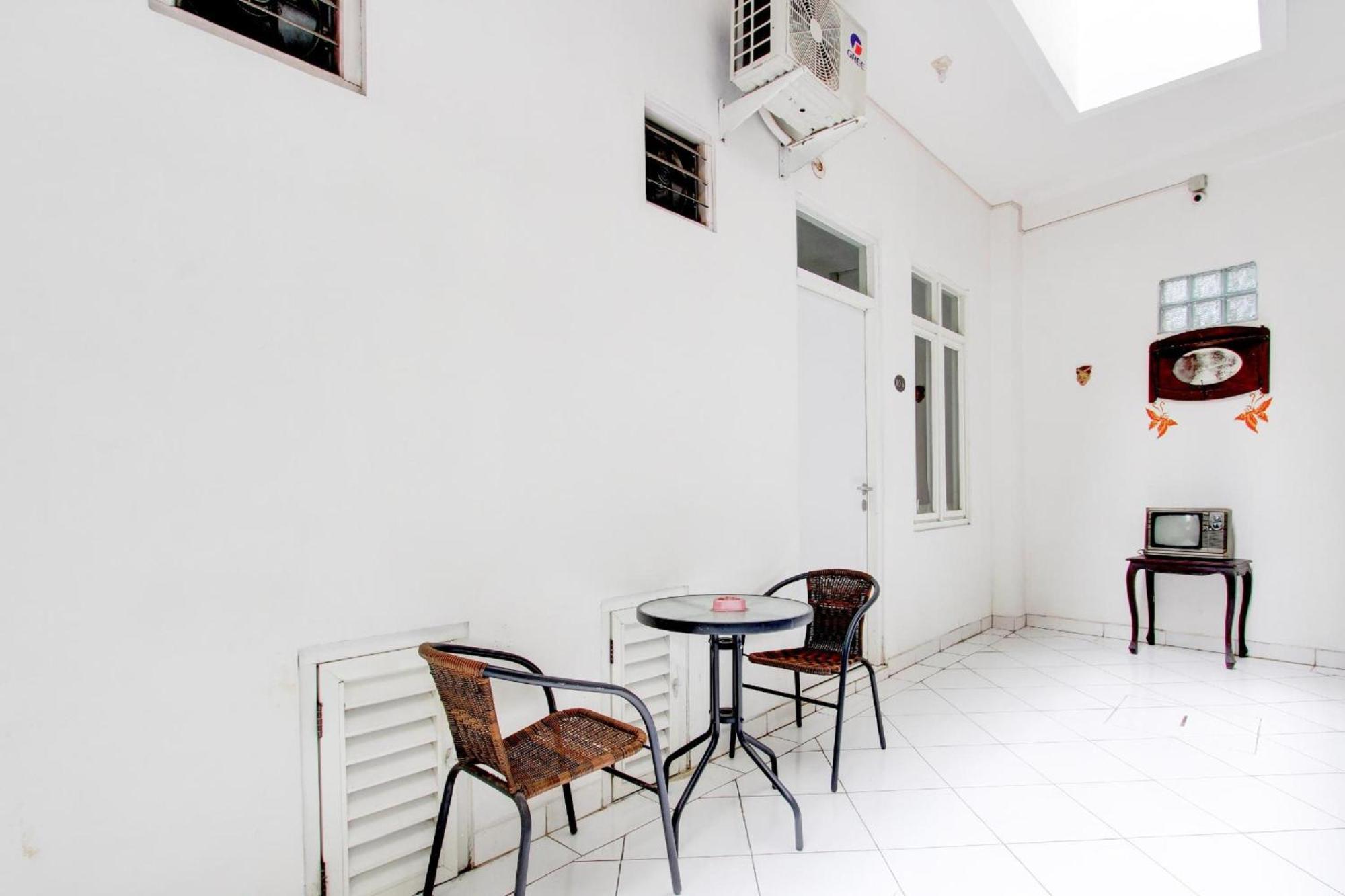 RedDoorz Syariah @ Wisma Arya 2 Maguwo Zewnętrze zdjęcie