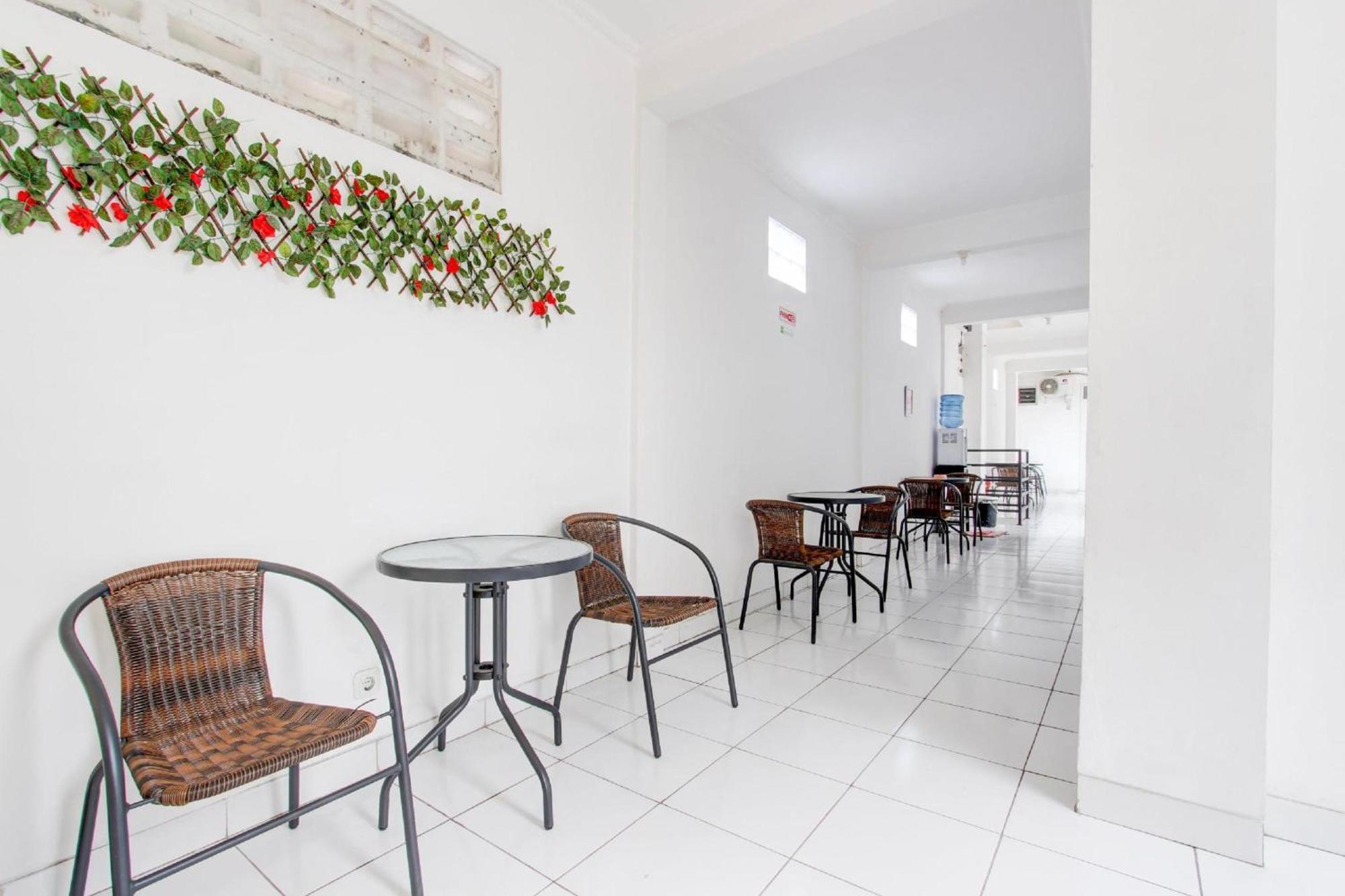 RedDoorz Syariah @ Wisma Arya 2 Maguwo Zewnętrze zdjęcie
