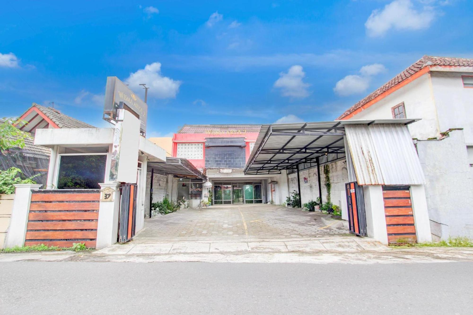 RedDoorz Syariah @ Wisma Arya 2 Maguwo Zewnętrze zdjęcie