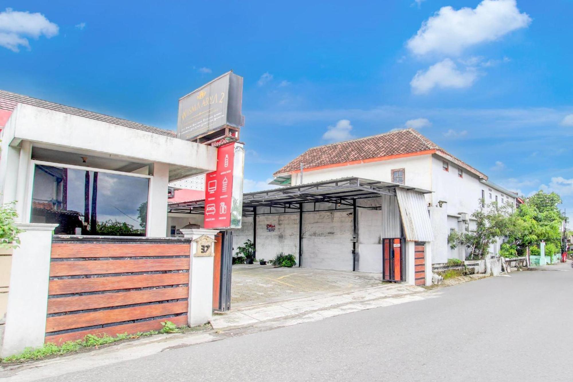 RedDoorz Syariah @ Wisma Arya 2 Maguwo Zewnętrze zdjęcie